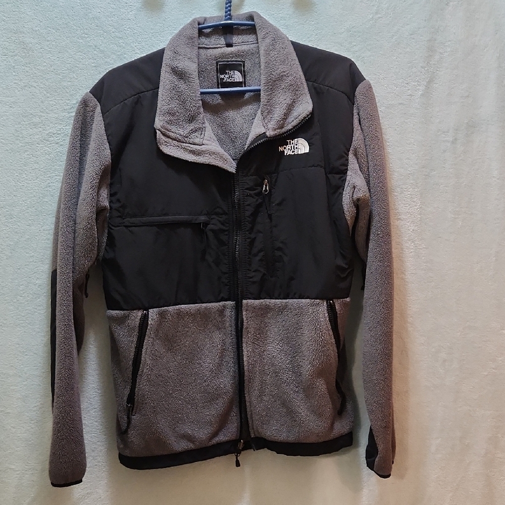 The North Face Men's Black and Gray Performance Jacket
